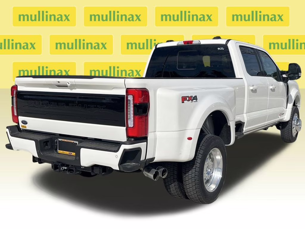 2026 Star White Metallic Tri-Coat Ford Super Duty F-450 DRW Platinum 4X4 Truck