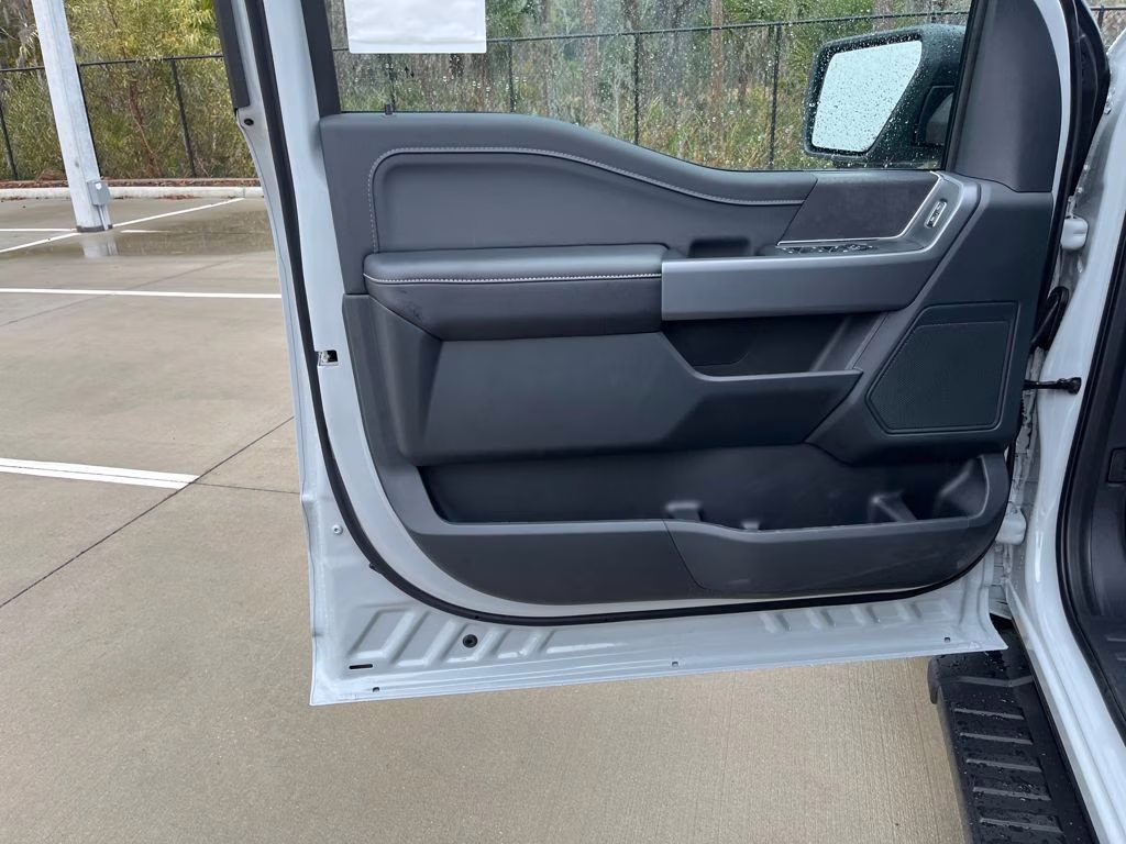 2026 Avalanche Ford F-150 XLT RWD Truck