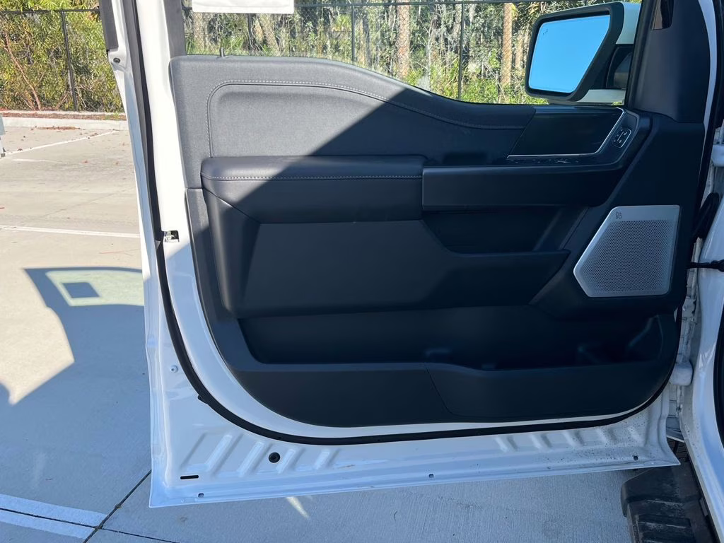 2026 Star White Metallic Tri-Coat Ford F-150 Lariat 4X4 Truck