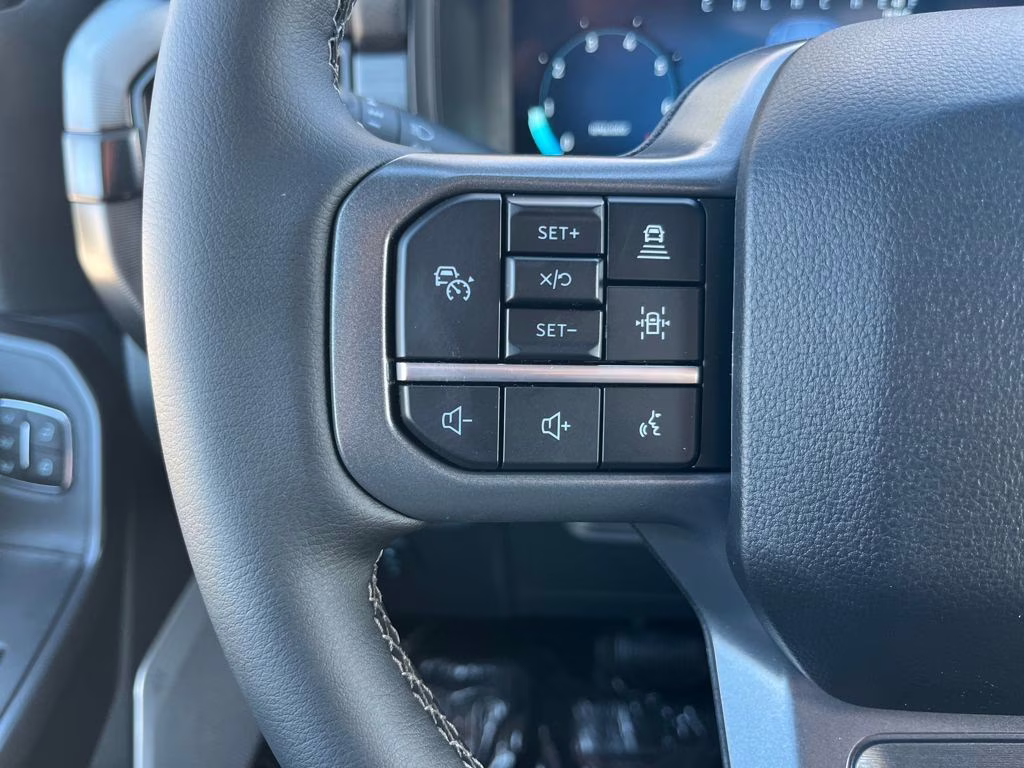 2026 Star White Metallic Tri-Coat Ford F-150 Lariat 4X4 Truck