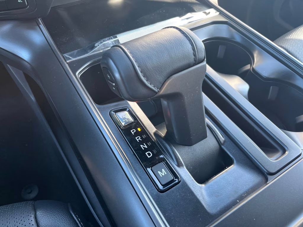 2026 Star White Metallic Tri-Coat Ford F-150 Lariat 4X4 Truck