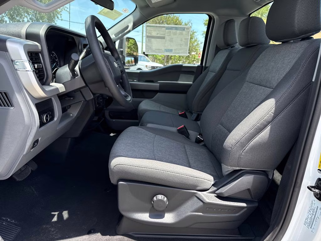 2025 Oxford White Ford Super Duty F-350 SRW XL 4X4 Truck