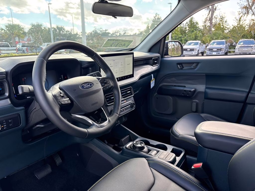 2025 Shadow Black Ford Maverick Lobo AWD Truck