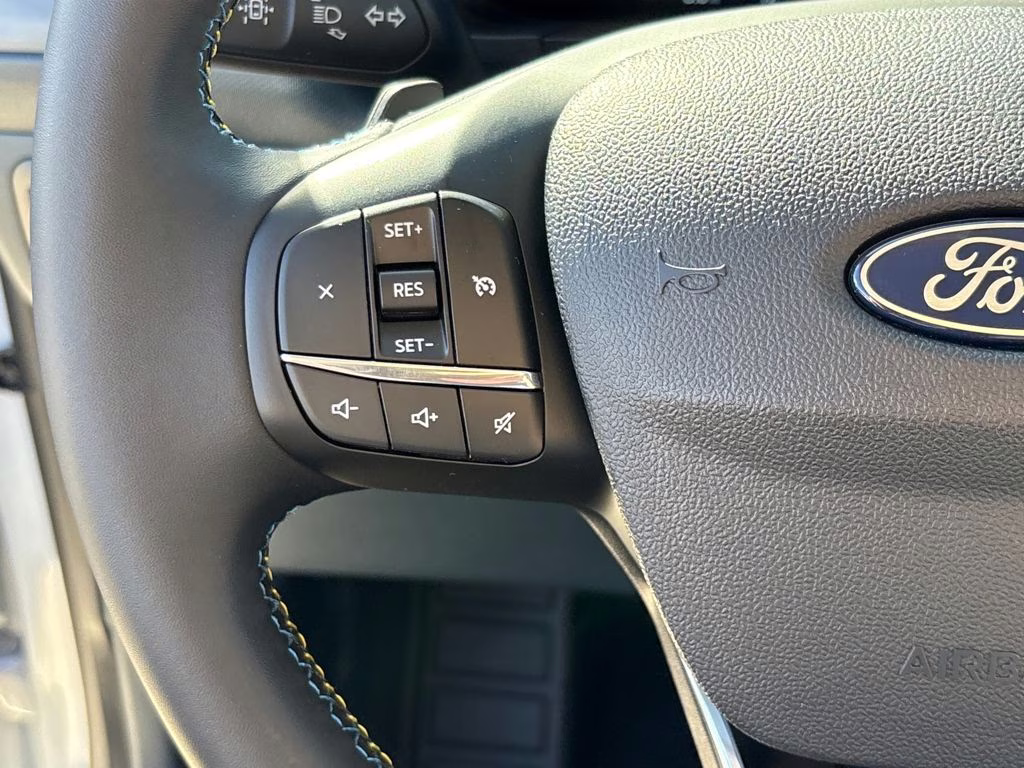 2026 Space White Metallic Ford Maverick Lobo Standard AWD Truck