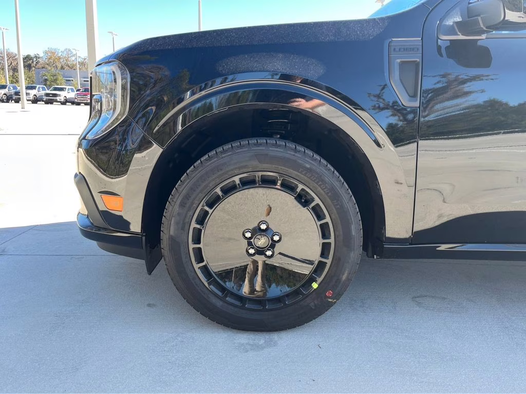 2026 Shadow Black Ford Maverick Lobo Standard AWD Truck