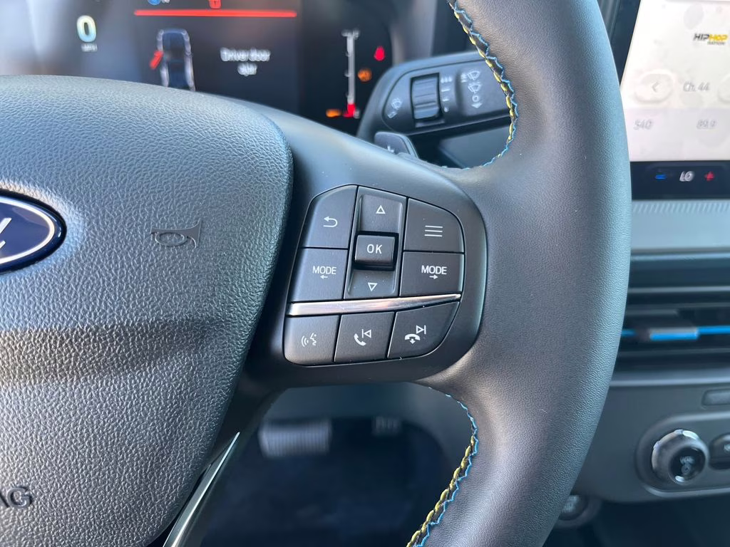 2026 Shadow Black Ford Maverick Lobo Standard AWD Truck