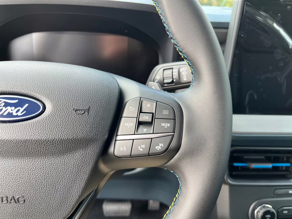 2026 Space White Metallic Ford Maverick Lobo Standard AWD Truck