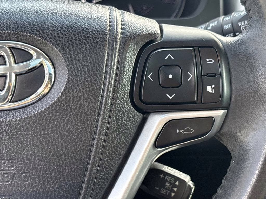 2015 Silver Sky Metallic Toyota Highlander Limited FWD SUV