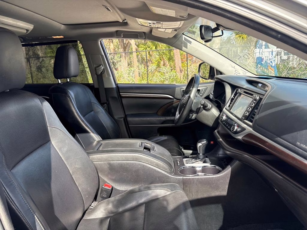 2015 Silver Sky Metallic Toyota Highlander Limited FWD SUV