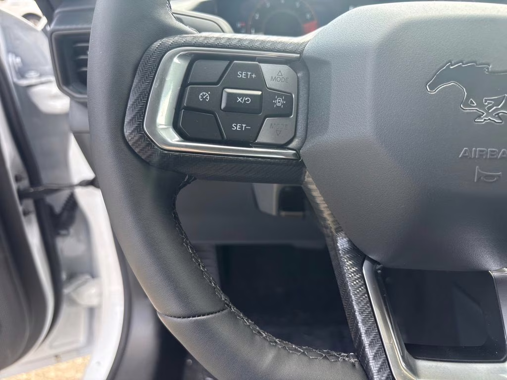 2025 Oxford White Ford Mustang EcoBoost RWD Coupe