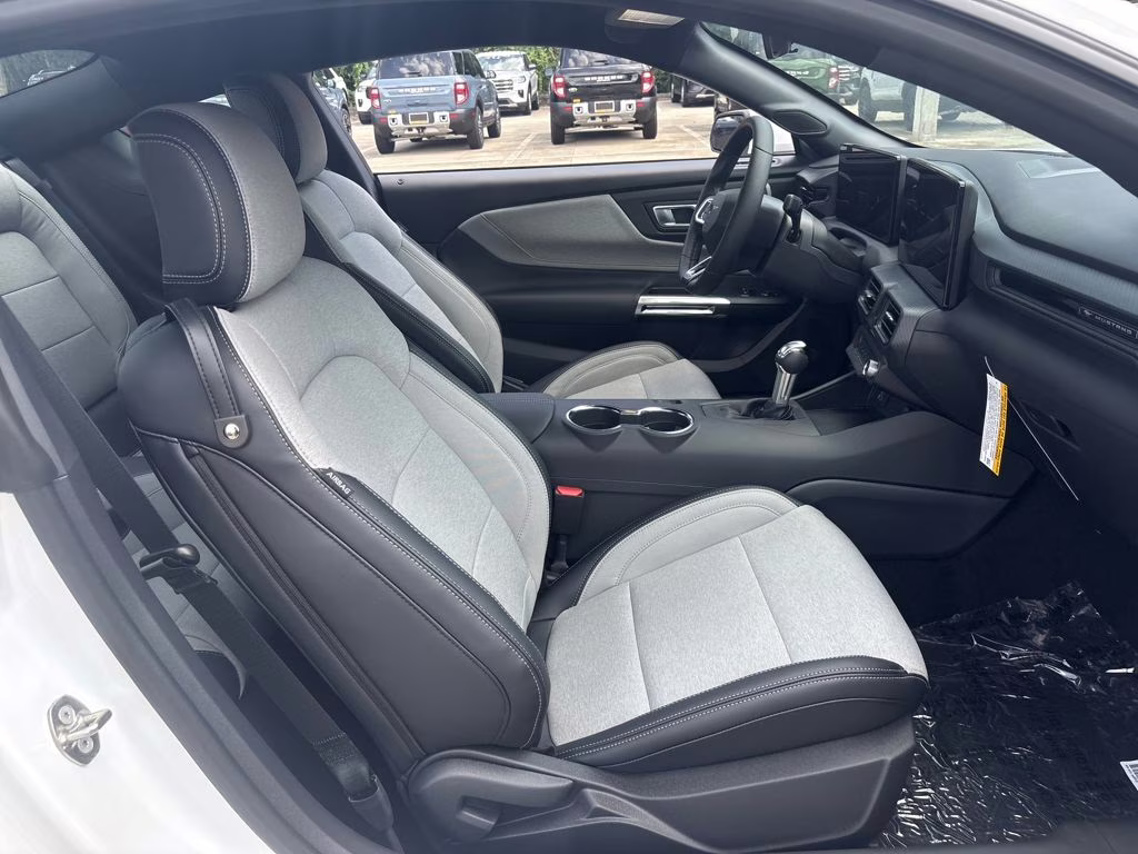2025 Oxford White Ford Mustang EcoBoost RWD Coupe