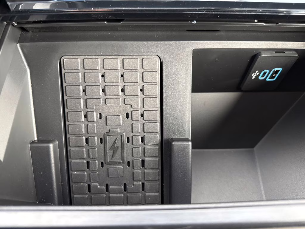 2026 Carbonized Gray Metallic Ford Super Duty F-550 DRW Lariat 4X4 Chassis