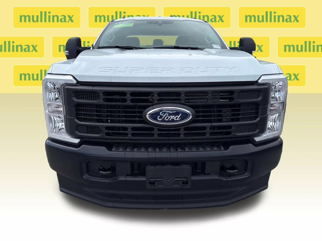 2025 Oxford White Ford Super Duty F-350 DRW XL 4X4 Chassis