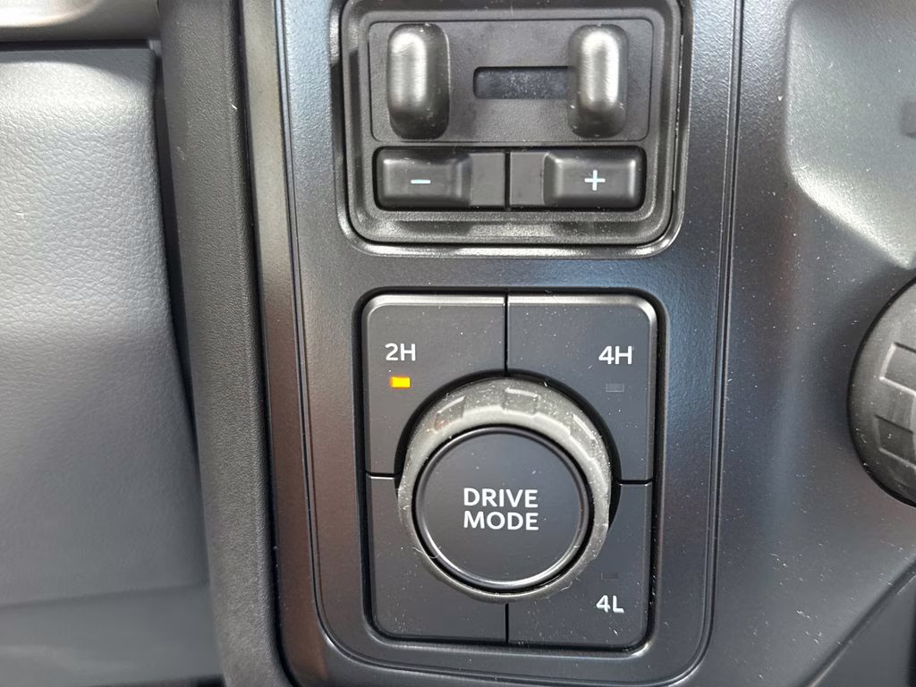 2025 Oxford White Ford Super Duty F-350 DRW XL 4X4 Chassis