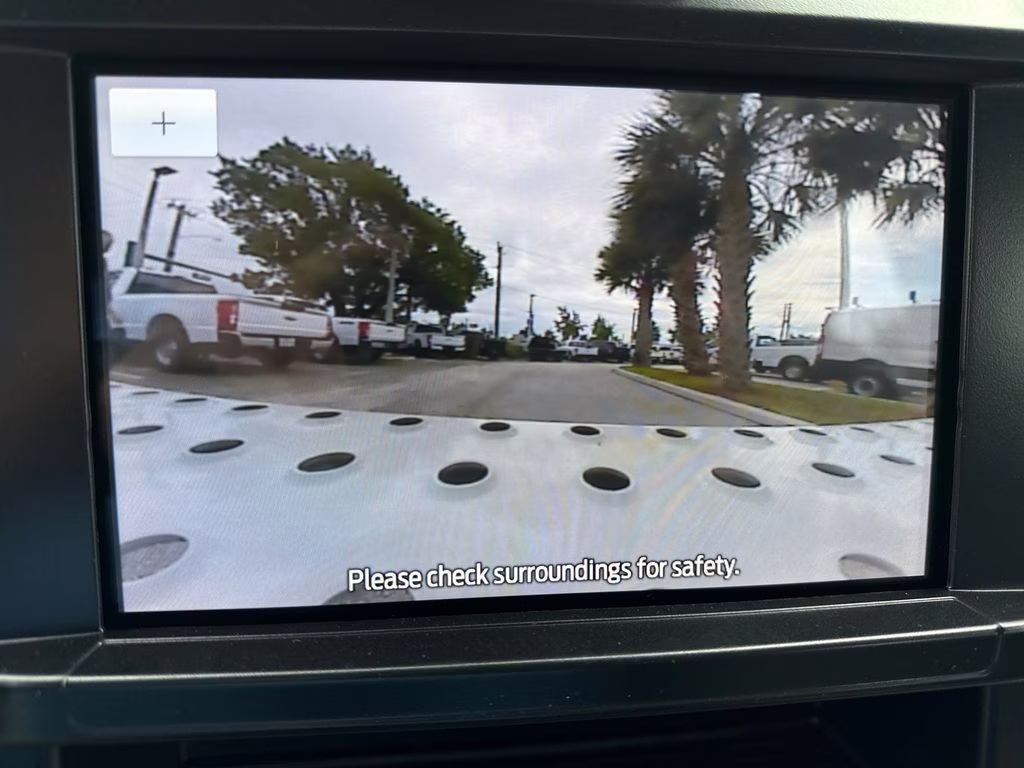 2025 Oxford White Ford Super Duty F-350 DRW XL 4X4 Chassis