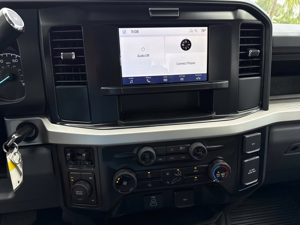 2025 Oxford White Ford Super Duty F-350 DRW XL 4X4 Chassis