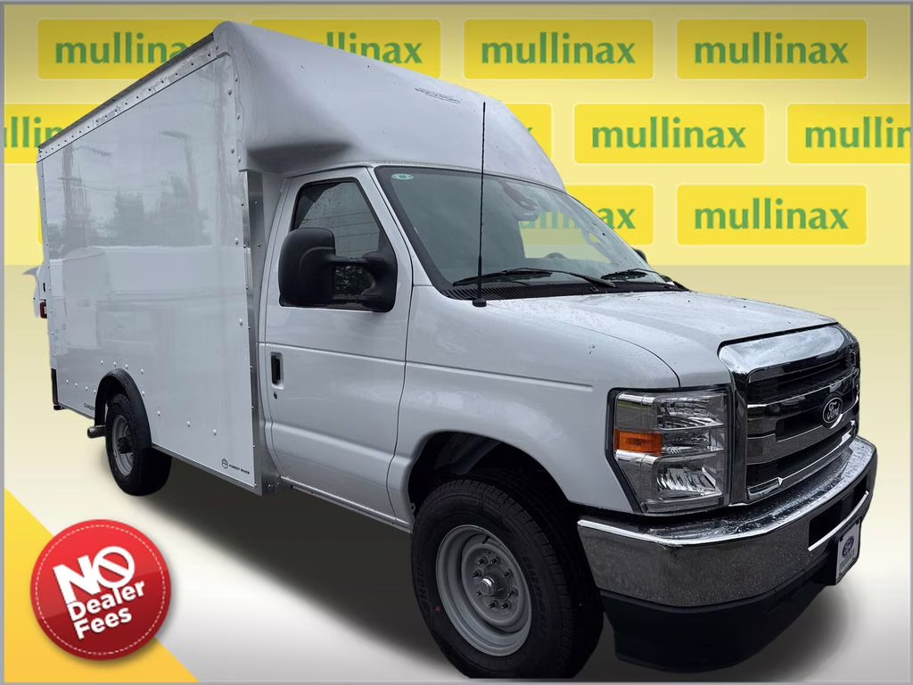 2026 Oxford White Ford E-350SD Base RWD Truck