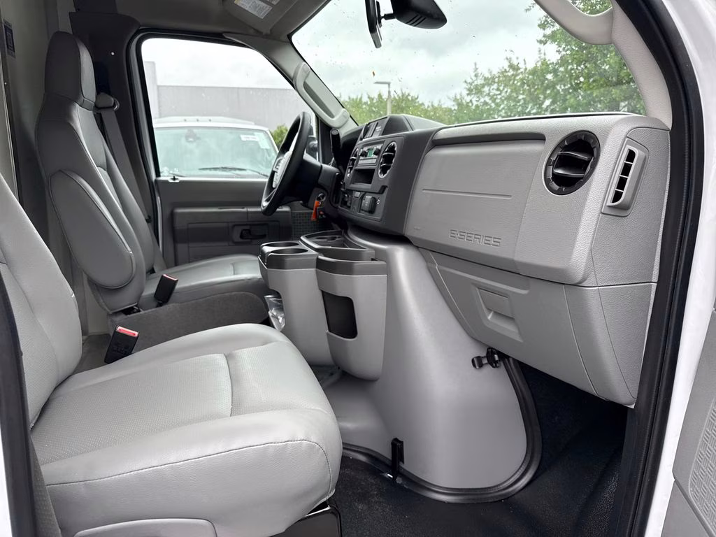 2026 Oxford White Ford E-350SD Base RWD Truck