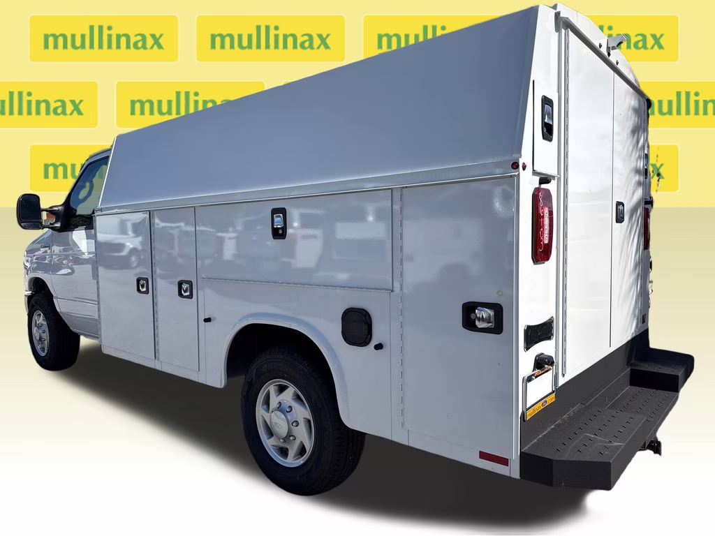 2026 Oxford White Ford E-350SD Base RWD Truck