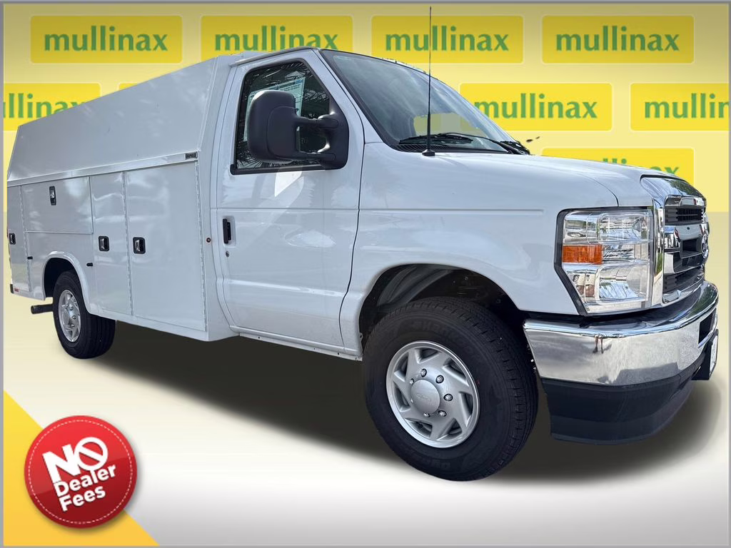 2026 Oxford White Ford E-350SD Base RWD Truck