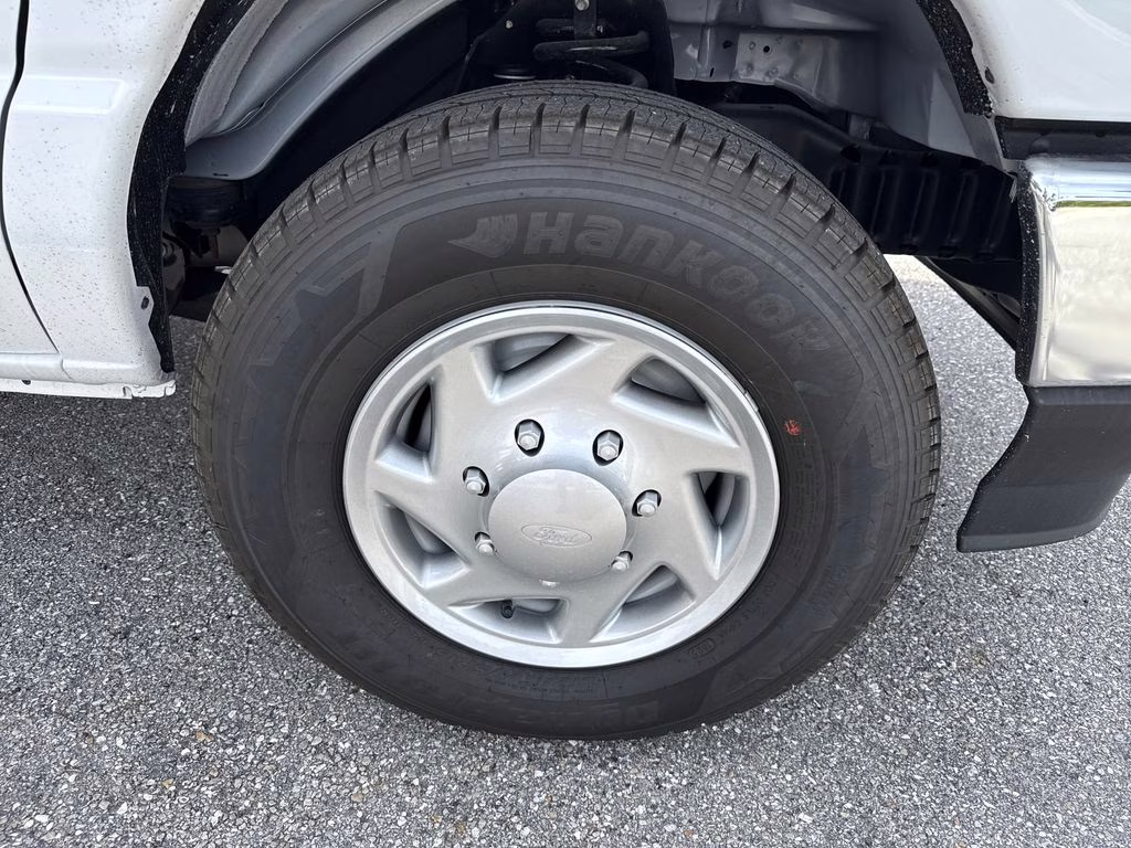 2026 Oxford White Ford E-350SD Base RWD Truck