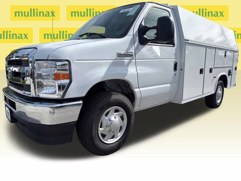 2026 Oxford White Ford E-350SD Base RWD Truck