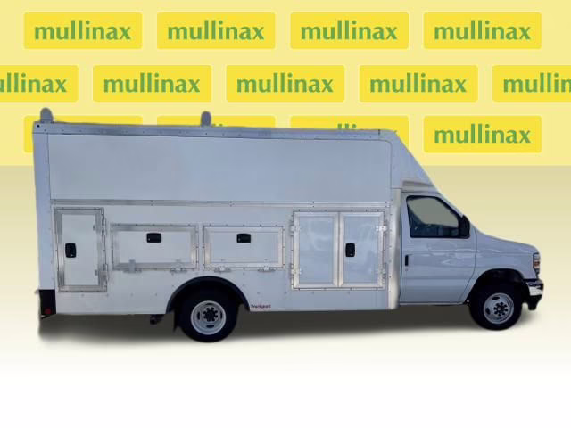 2025 Oxford White Ford E-450SD Base RWD Truck