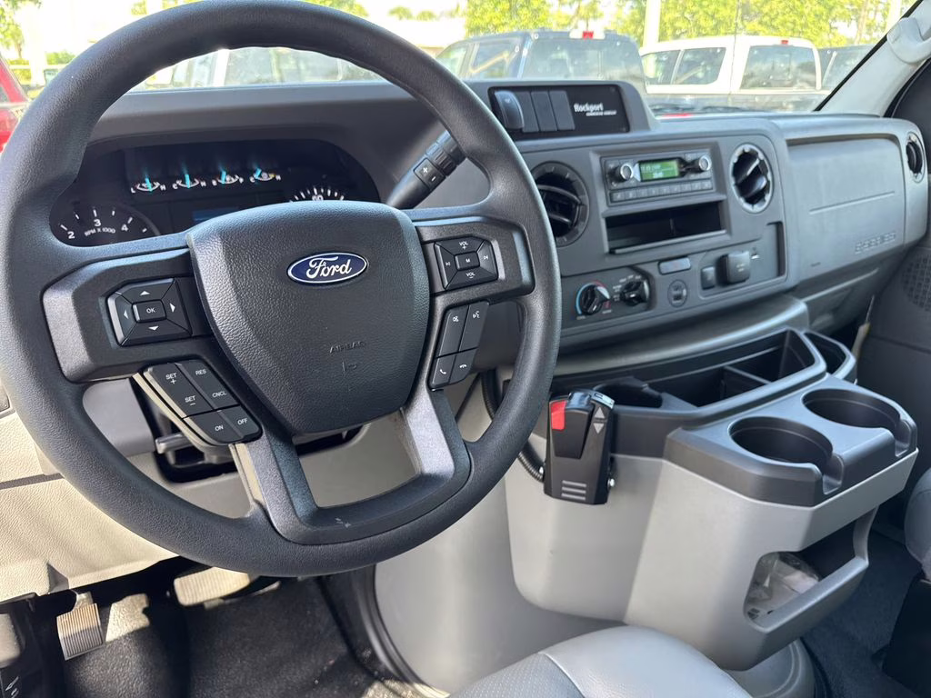 2025 Oxford White Ford E-450SD Base RWD Truck