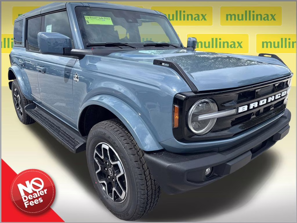 2025 Azure Gray Metallic Tri-Coat Ford Bronco Outer Banks 4X4 SUV