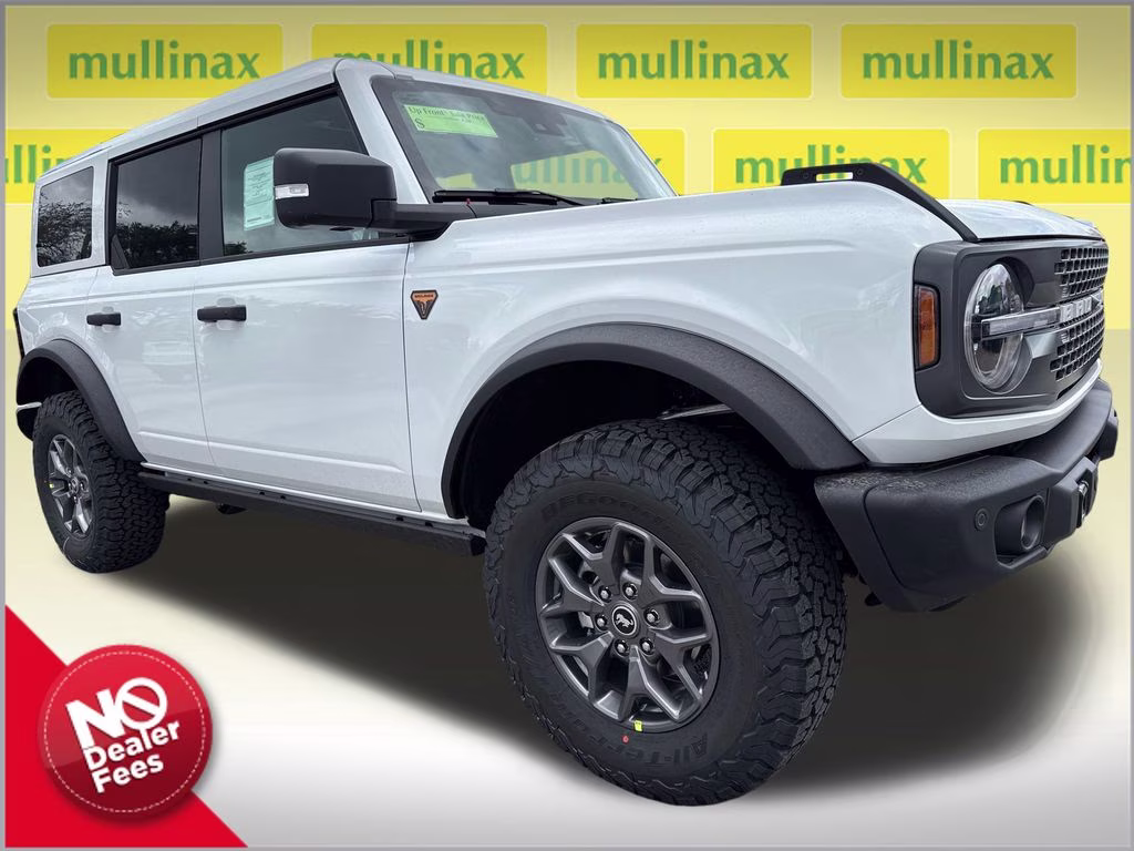 2025 Oxford White Ford Bronco Badlands 4X4 SUV