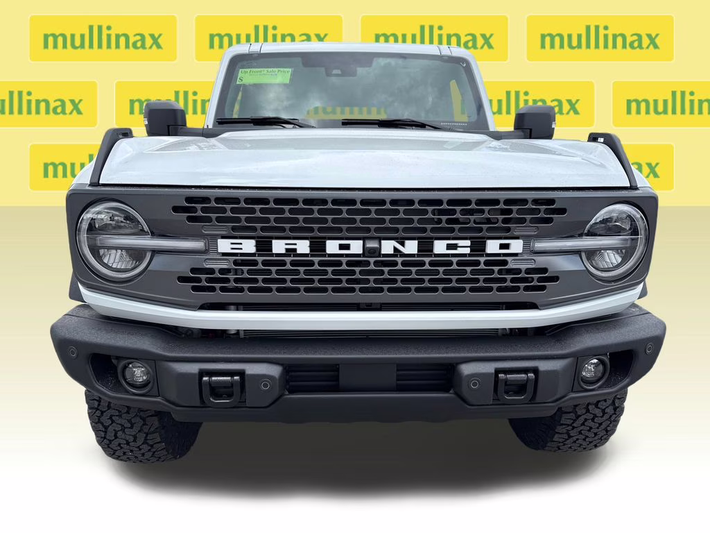 2025 Oxford White Ford Bronco Badlands 4X4 SUV