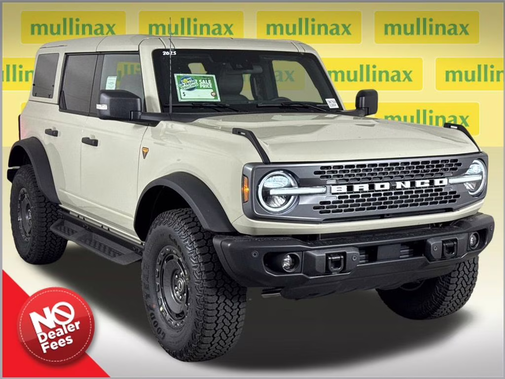 2025 Desert Sand Ford Bronco Badlands 4X4 SUV
