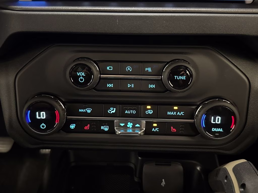 2025 Desert Sand Ford Bronco Badlands 4X4 SUV