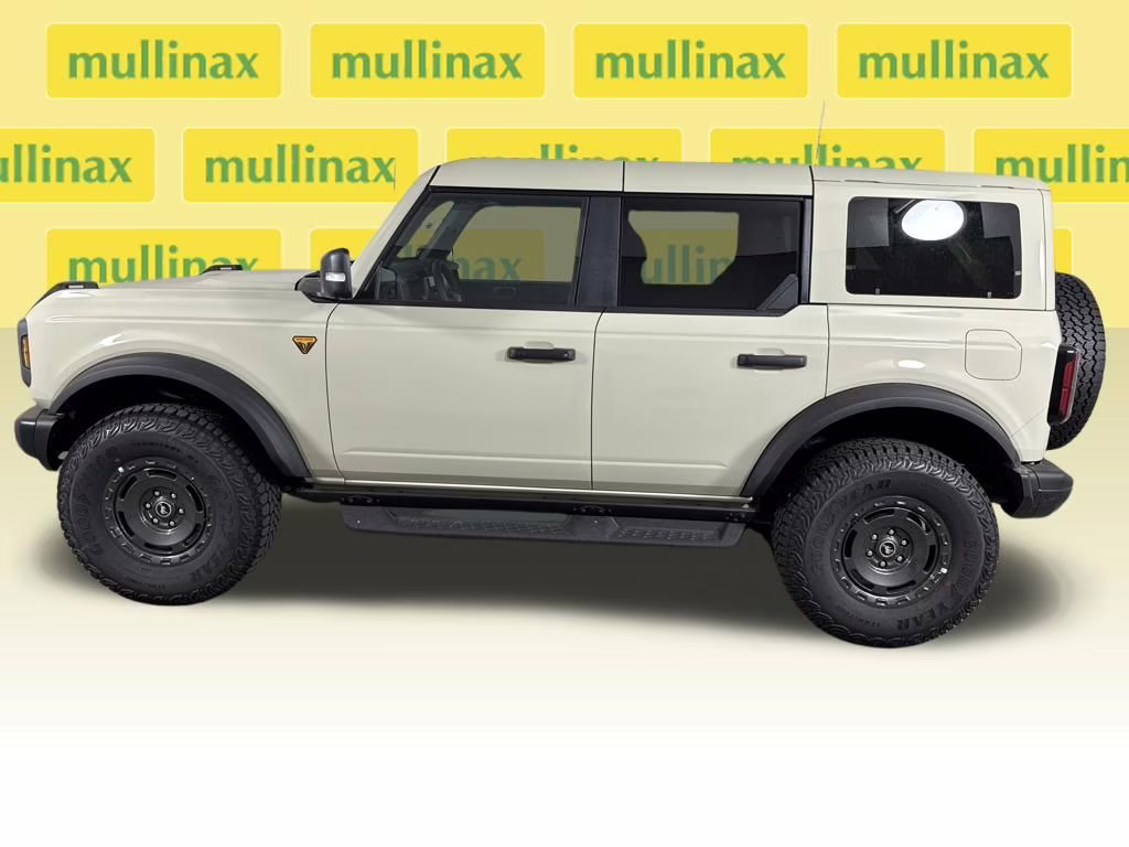 2025 Desert Sand Ford Bronco Badlands 4X4 SUV