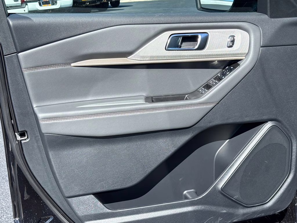 2026 Agate Black Metallic Ford Explorer Active RWD SUV