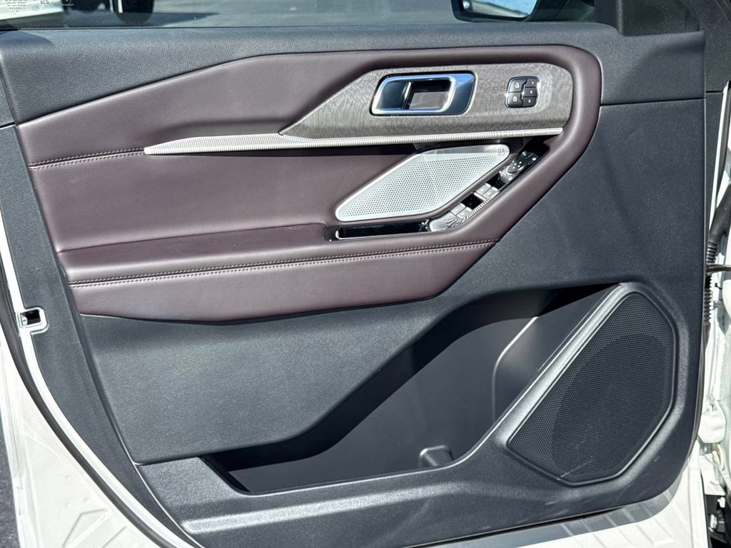 2026 Star White Metallic Tri-Coat Ford Explorer Platinum RWD SUV