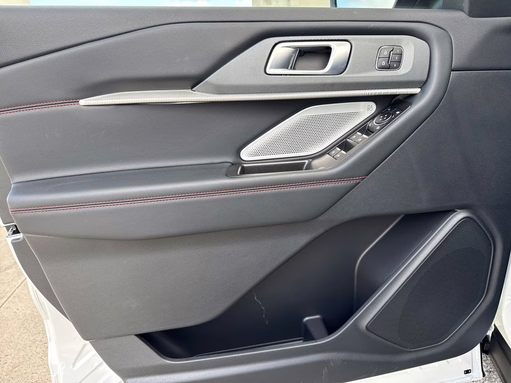 2026 Star White Metallic Tri-Coat Ford Explorer ST RWD SUV