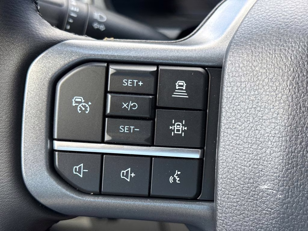 2025 Agate Black Metallic Ford F-150 Lightning Flash AWD Truck