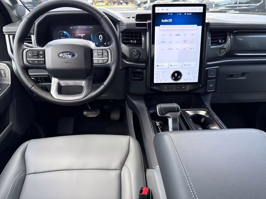 2025 Agate Black Metallic Ford F-150 Lightning Flash AWD Truck