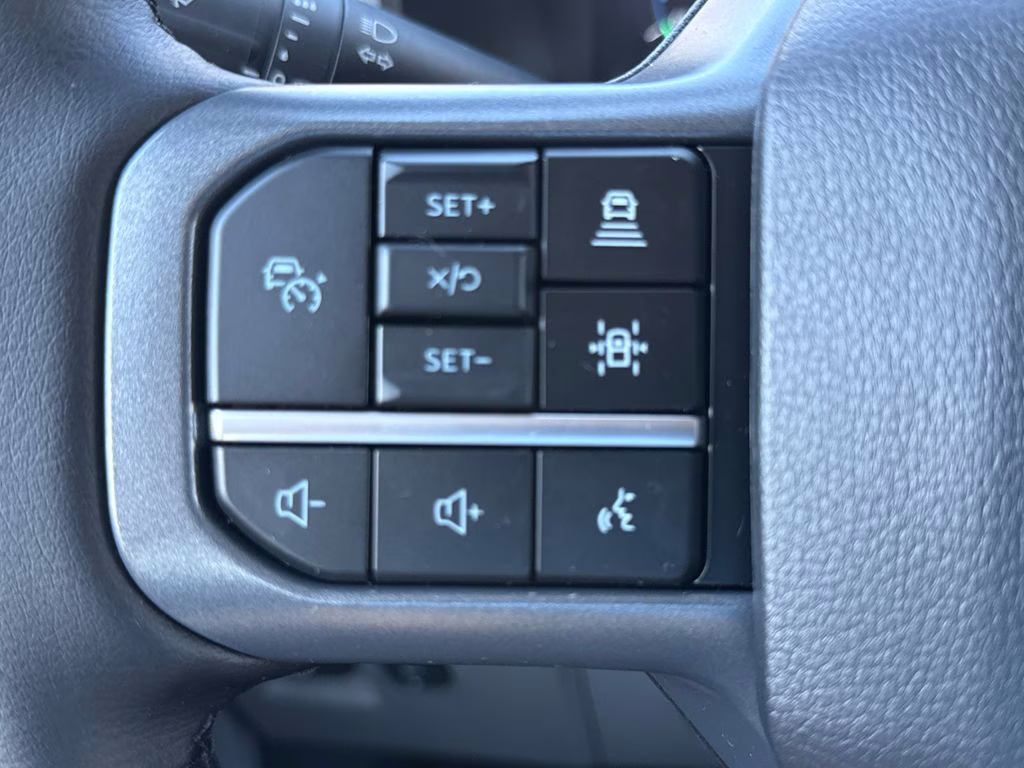 2025 Oxford White Ford F-150 Lightning Flash AWD Truck