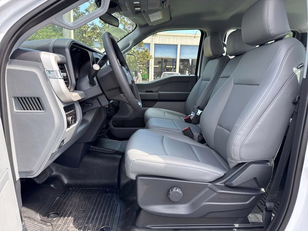 2026 Oxford White Ford Super Duty F-250 SRW XL 4X4 Truck