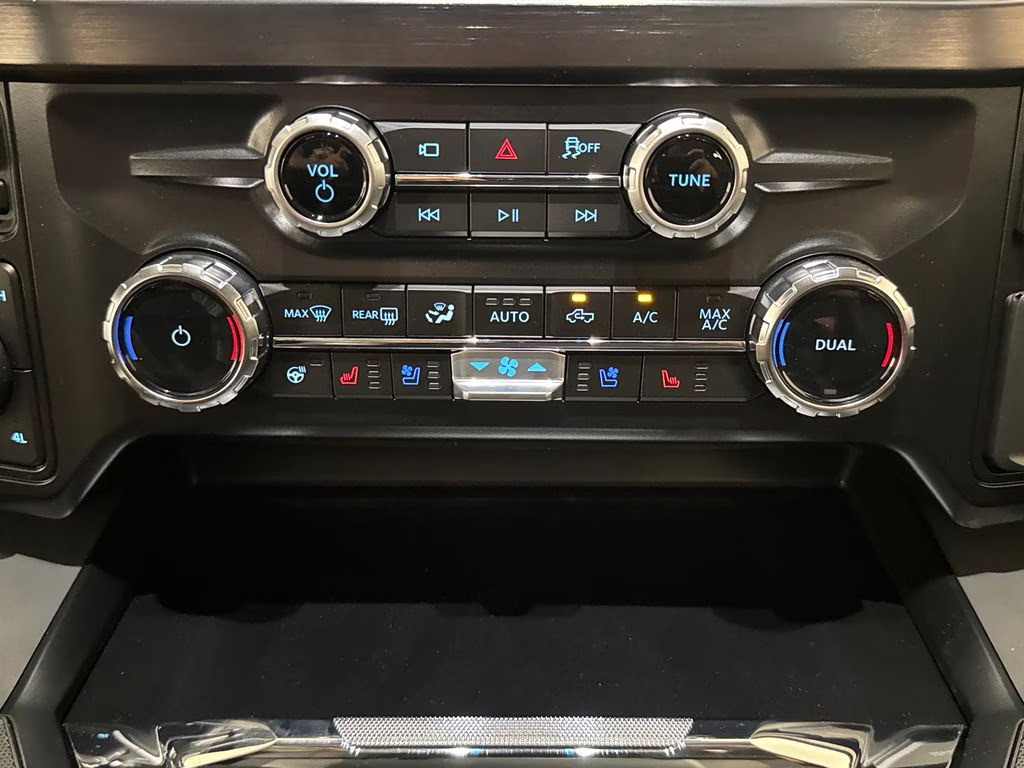 2026 Agate Black Metallic Ford Super Duty F-250 SRW Lariat 4X4 Truck