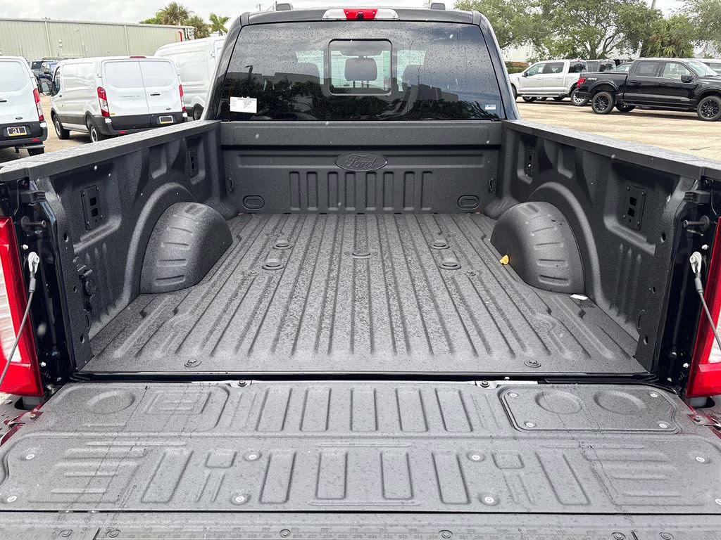 2026 Agate Black Ford Super Duty F-250 SRW Lariat 4X4 Truck