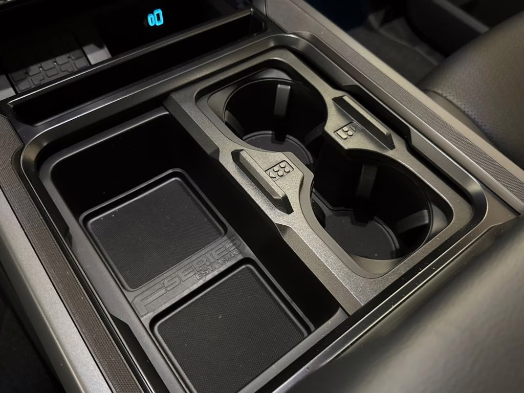 2026 Oxford White Ford Super Duty F-250 SRW Lariat 4X4 Truck