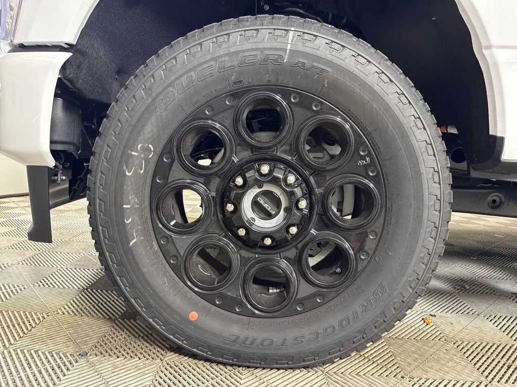 2026 Oxford White Ford Super Duty F-250 SRW Lariat 4X4 Truck