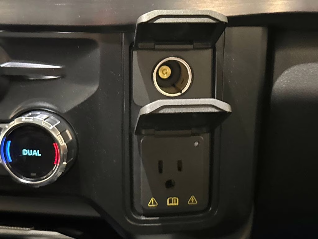 2026 Oxford White Ford Super Duty F-250 SRW Lariat 4X4 Truck