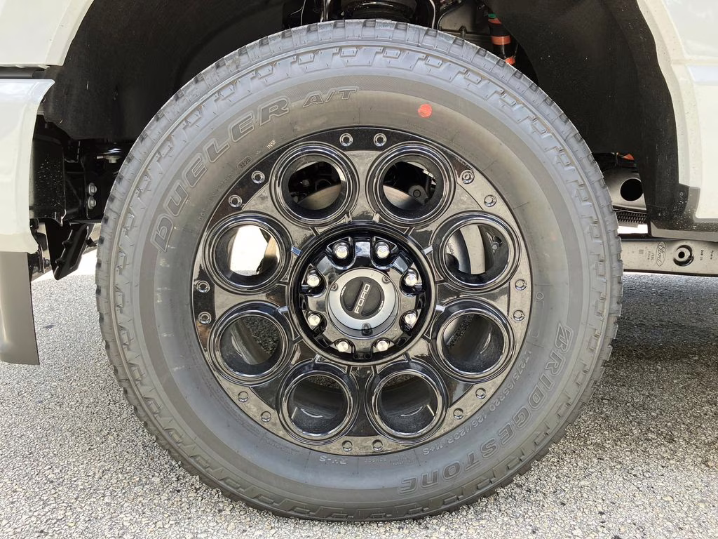 2026 Avalanche Ford Super Duty F-250 SRW XLT 4X4 Truck