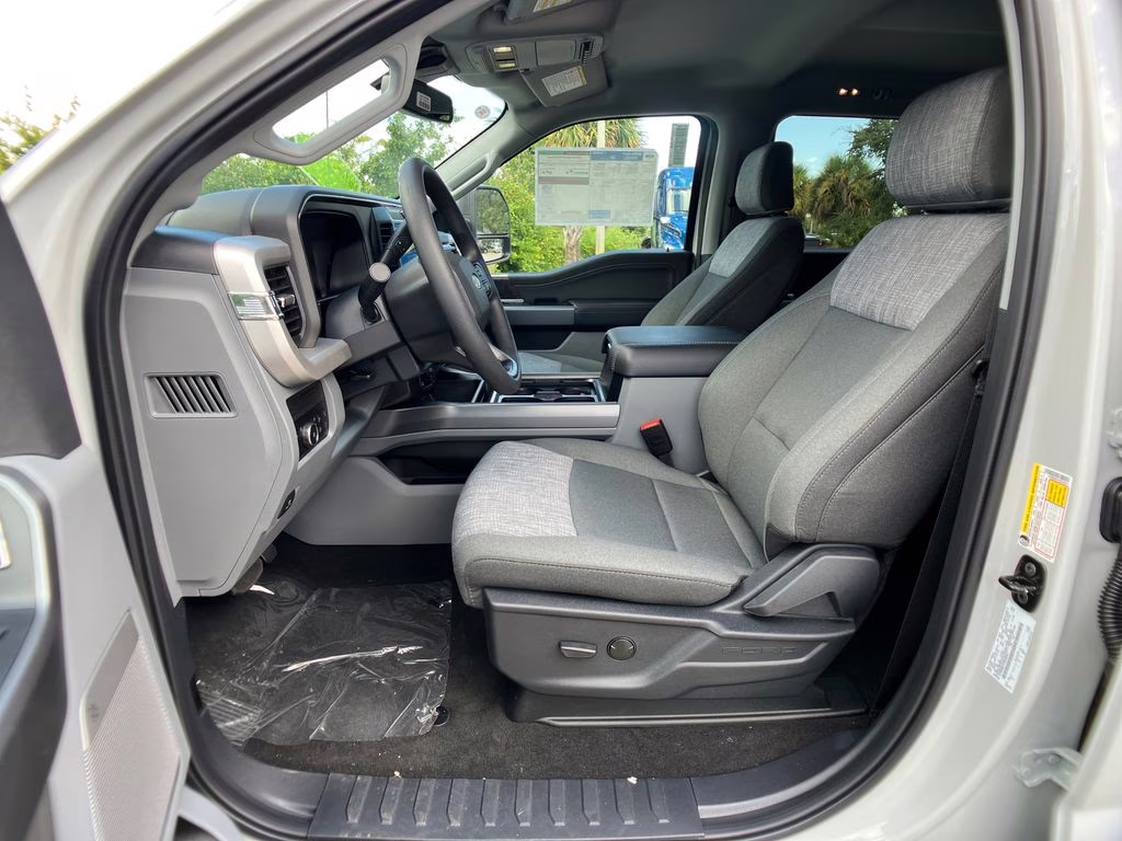 2026 Avalanche Ford Super Duty F-250 SRW XLT 4X4 Truck