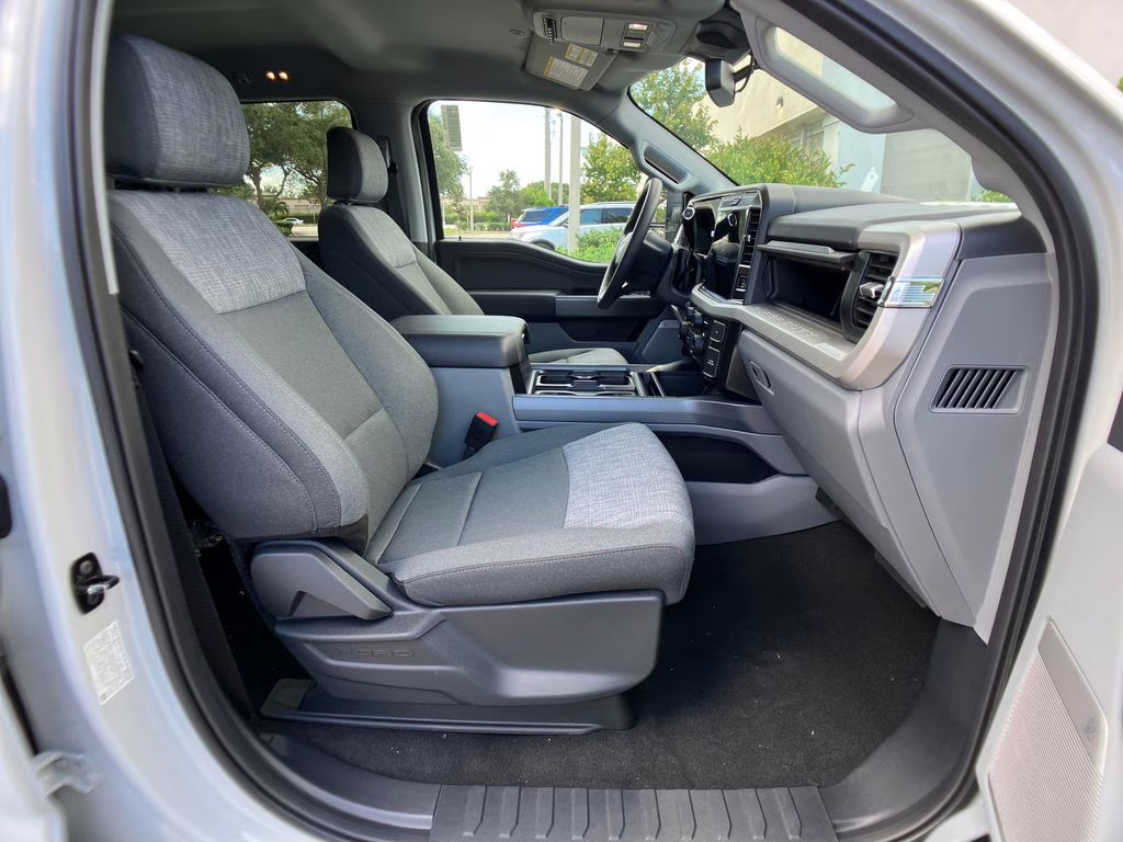 2026 Avalanche Ford Super Duty F-250 SRW XLT 4X4 Truck