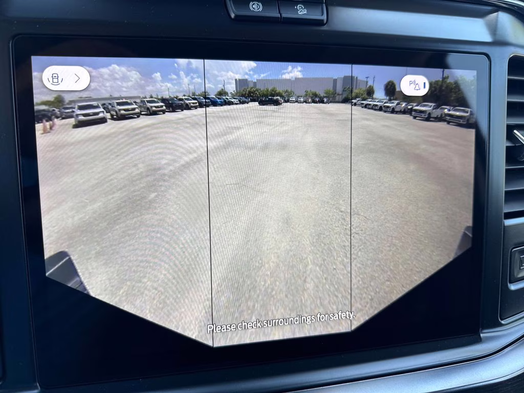 2026 Star White Metallic Tri-Coat Ford Super Duty F-250 SRW Lariat 4X4 Truck